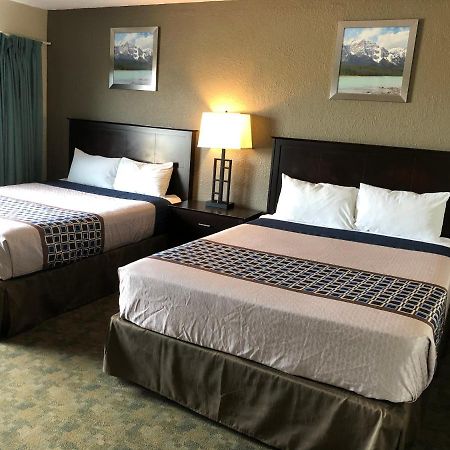 Knights Inn Kamloops Zewnętrze zdjęcie